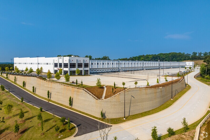 More Photos Of 545 Lake Careco Rd, Austell Distribution For Lease