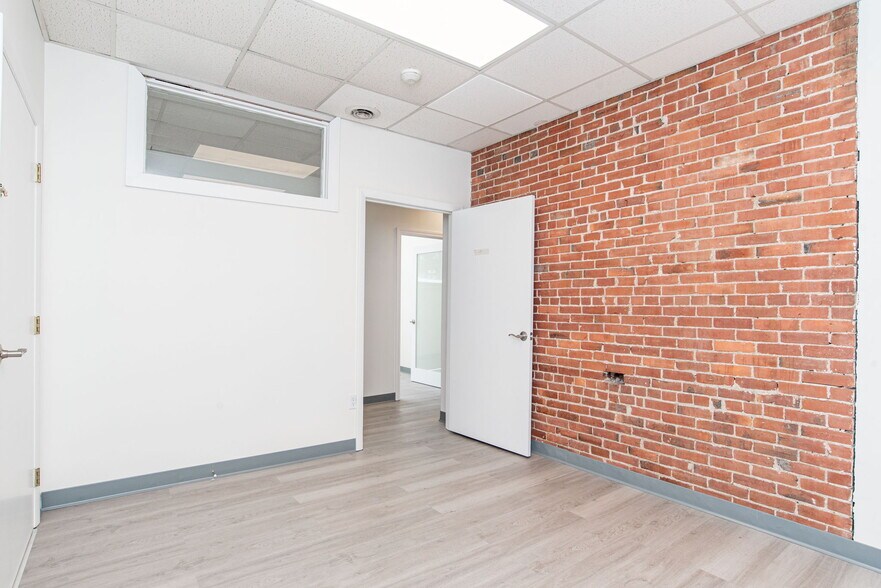 More Photos Of 4 Court St, Taunton Medical For Lease