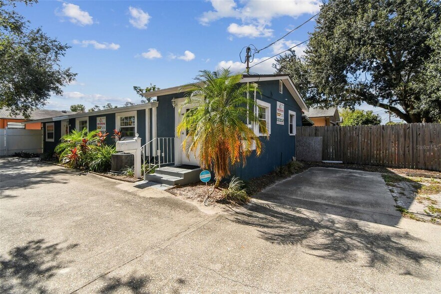 More Photos Of 9912 N Myrtle St, Tampa Daycare Center For Sale