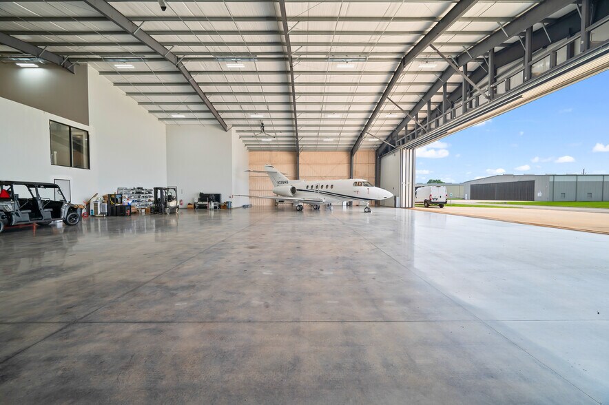 More Photos Of 7622 Eagle Ln, Spring Airplane Hangar For Sale