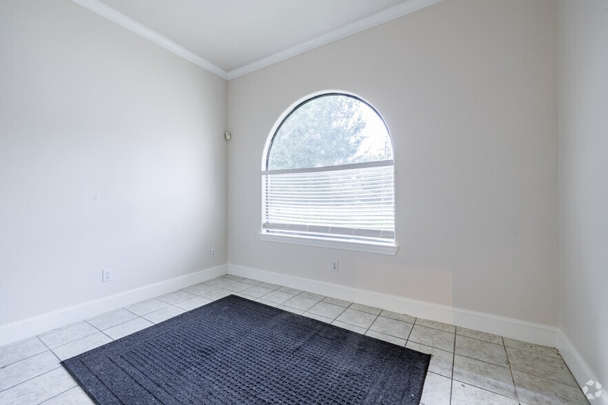 More Photos Of 12814 Willow Centre Dr, Houston Medical For Sale