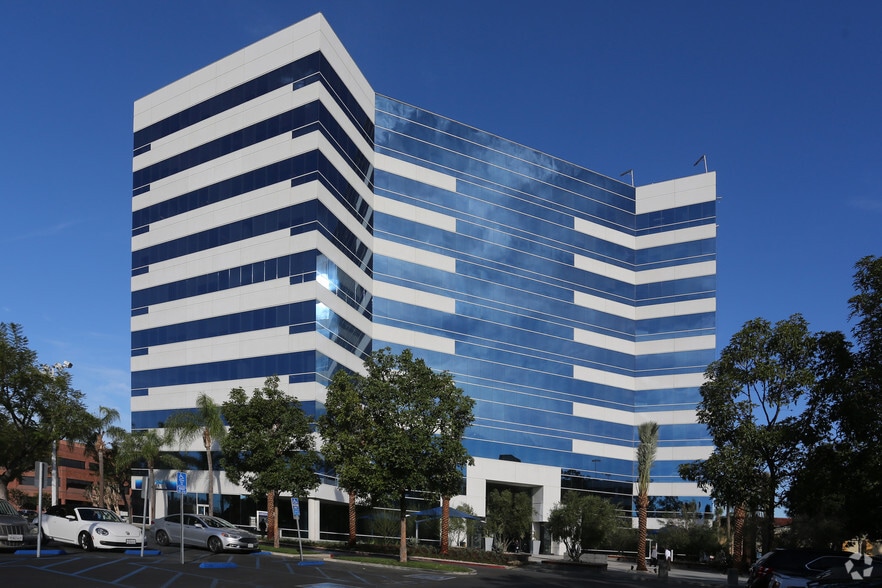 More Photos Of 2670 N Main St, Santa Ana Office For Lease