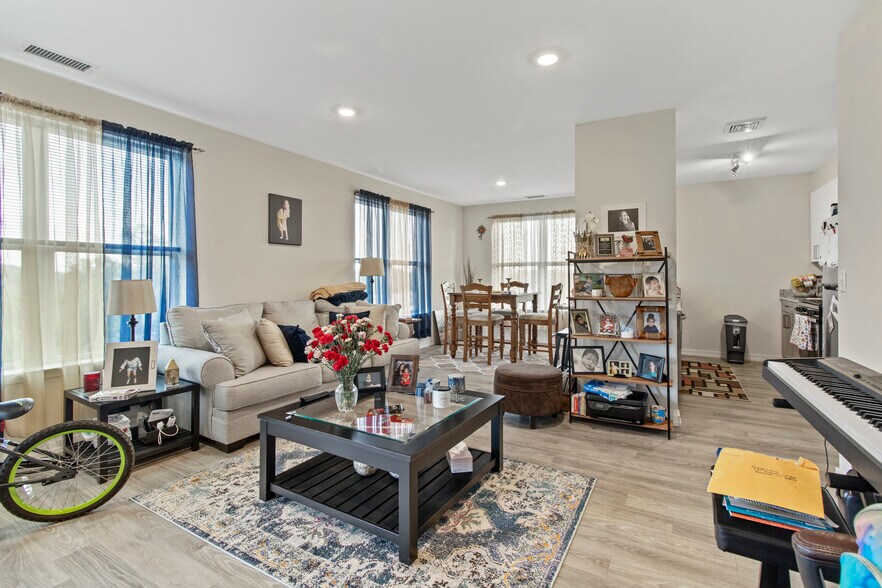 More Photos Of 587 Connecticut Ave, Norwalk Apartments For Sale