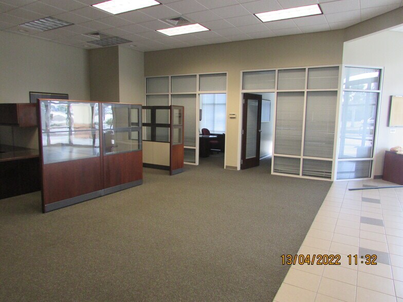 More Photos Of 18940 S Tamiami Trl, Fort Myers Medical For Lease