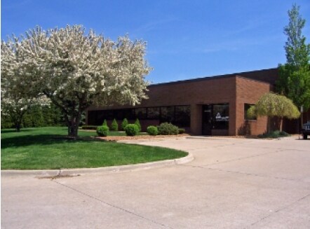 Primary Photo Of 44468 Reynolds Dr, Clinton Township Manufacturing For Sale