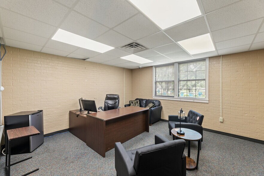 More Photos Of 120 David Wade Dr, Victoria Rehabilitation Center For Sale