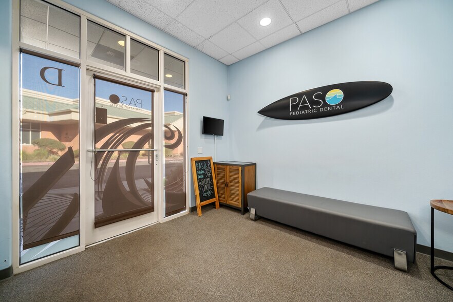 More Photos Of 106 Gateway Center Dr, Paso Robles Office For Lease