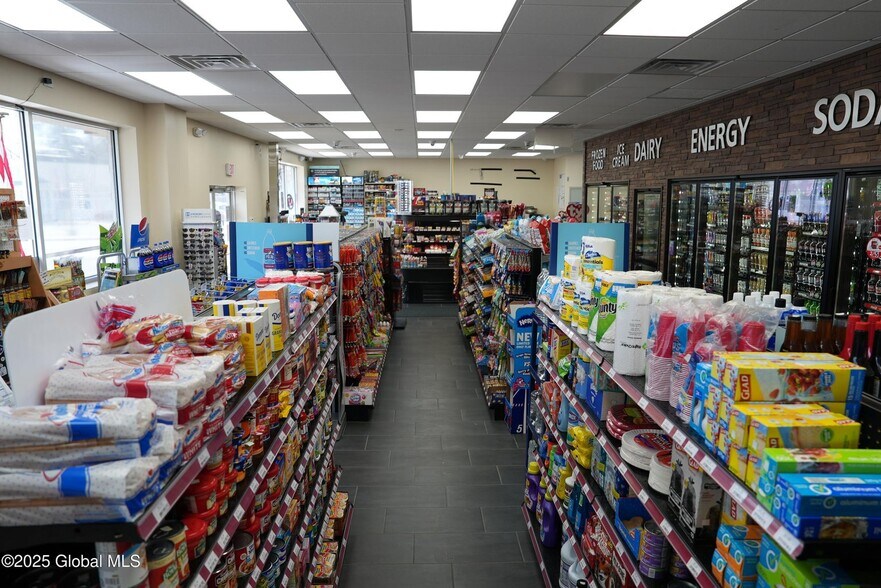 More Photos Of 521 E Main St, Palmyra Convenience Store For Sale