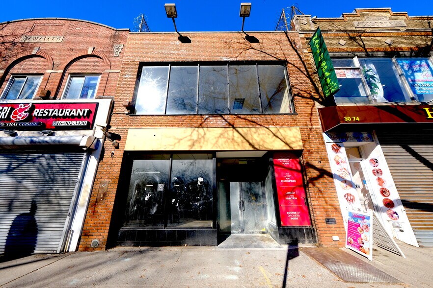More Photos Of 30-76 Steinway St, Astoria Storefront Retail Office For Sale