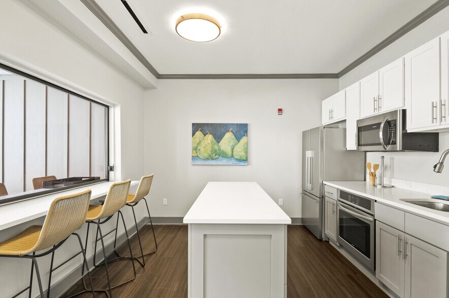More Photos Of 77A Excelsior Ave, Saratoga Springs Apartments For Lease