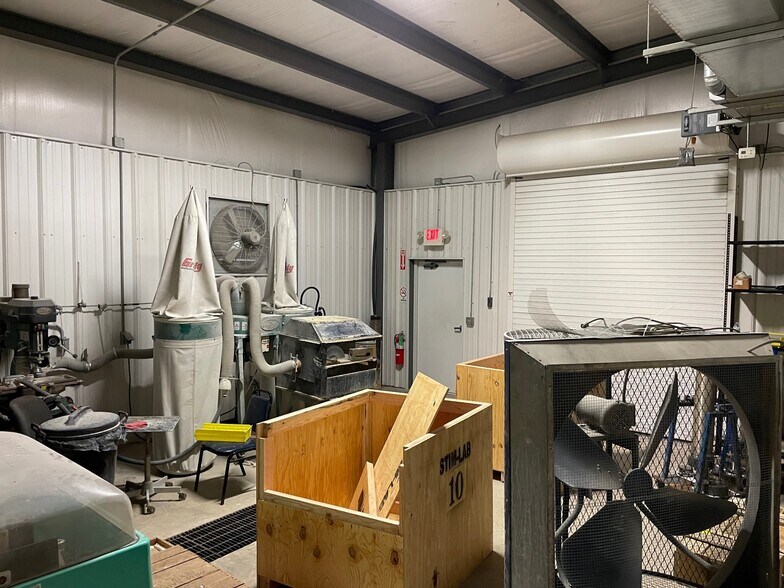 More Photos Of 7118 N Hwy 81, Duncan Unknown For Lease