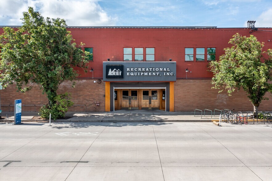 Primary Photo Of 306 W Lawrence St, Eugene Storefront Retail Office For Sale