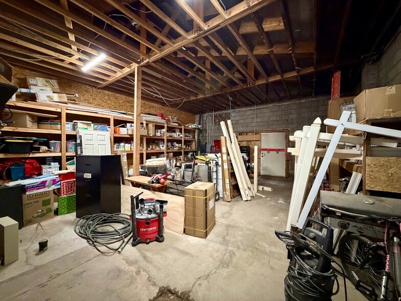 More Photos Of 213 W Hobsonway, Blythe Office Residential For Sale