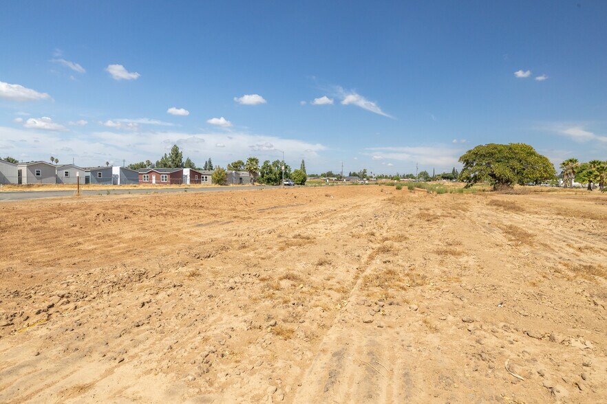 More Photos Of 3731 Bombardier Ct, Sacramento Industrial For Lease