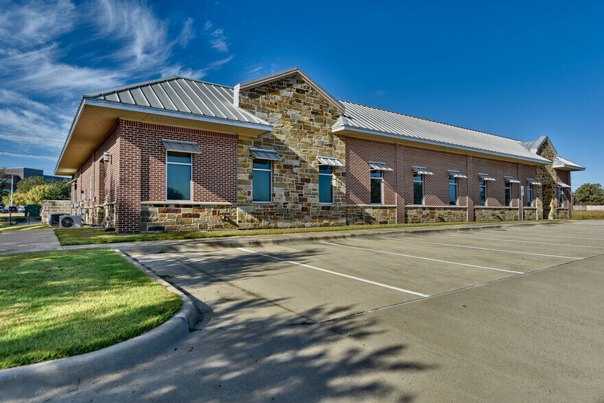 More Photos Of 4007 Victoria Ave, College Station Medical For Sale