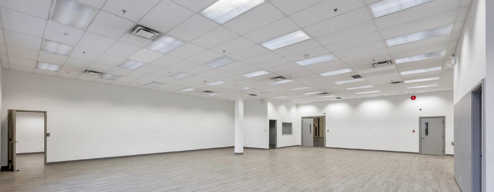 More Photos Of 2550 Boundary Rd, Burnaby Unknown For Lease