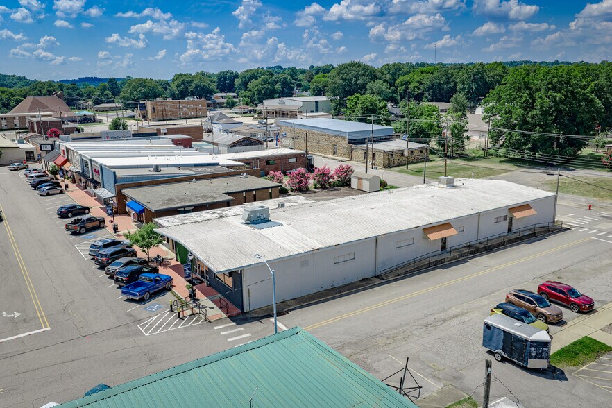 More Photos Of 20 Town Sq, Greenwood Health Club For Sale