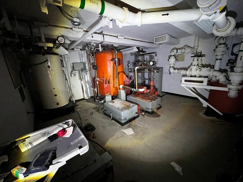 More Photos Of 19103 US-54, Encino Specialty For Sale