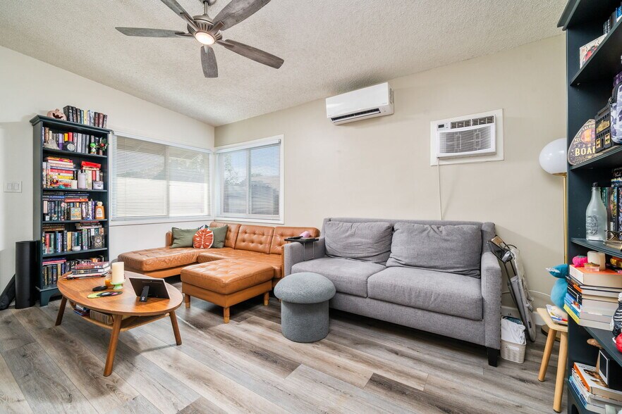 More Photos Of 124 N Vista Bonita Ave, Glendora Apartments For Sale