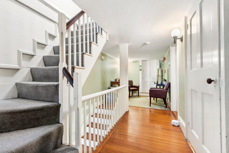 More Photos Of 393-395 Massachusetts Ave, Arlington Office For Sale