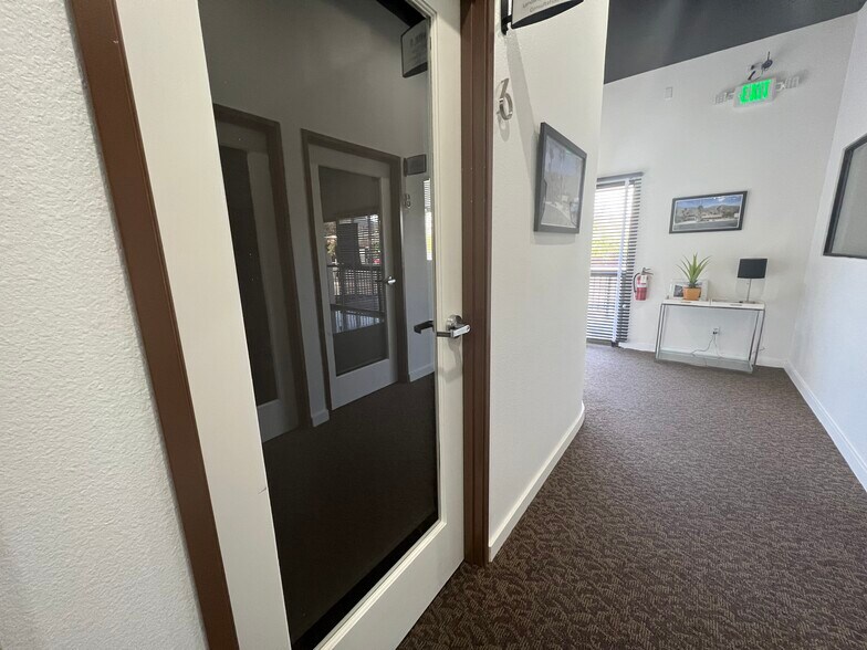 More Photos Of 750 E Tahquitz Canyon Way, Palm Springs Office For Lease