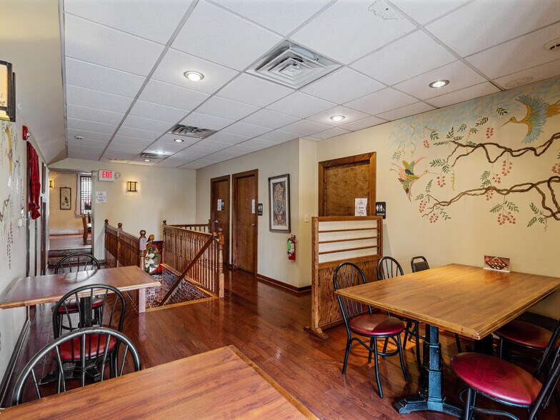More Photos Of 1495 Farmington Ave, Pottstown General Retail For Sale