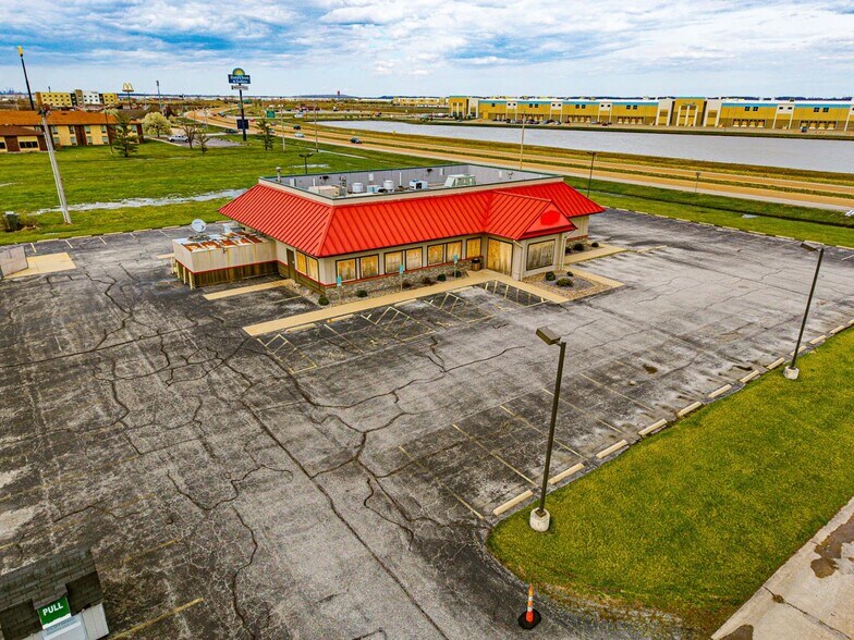 Primary Photo Of 4111 Timberlake Dr, Pontoon Beach Restaurant For Sale