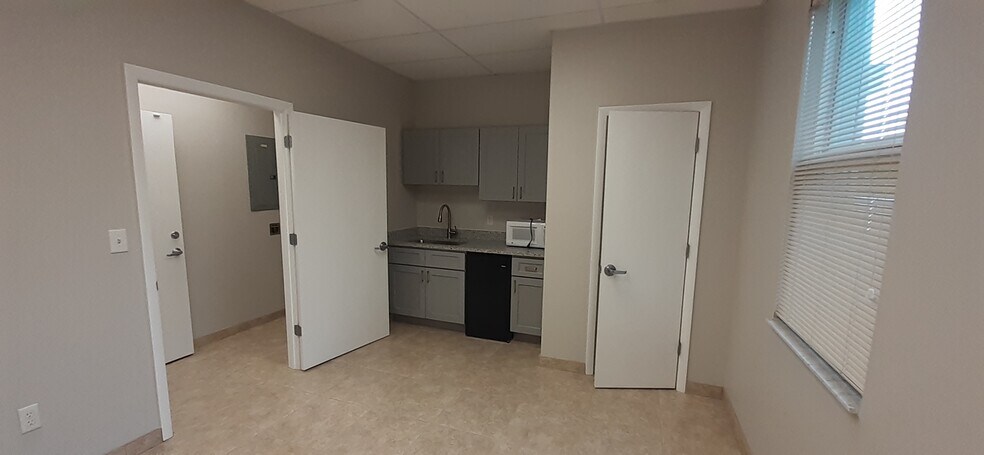 More Photos Of 8359 Stringfellow Rd, Saint James City Medical For Sale