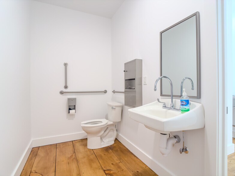 More Photos Of 132 E Genesee St, Syracuse Apartments For Lease