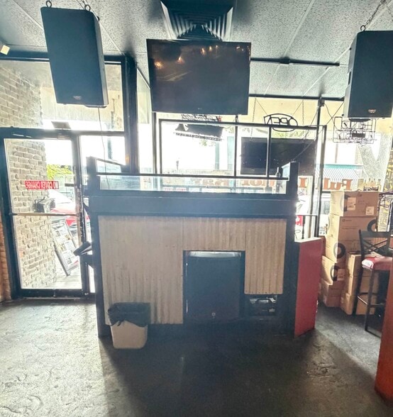 More Photos Of 120 S Kentucky Ave, Lakeland Storefront For Sale