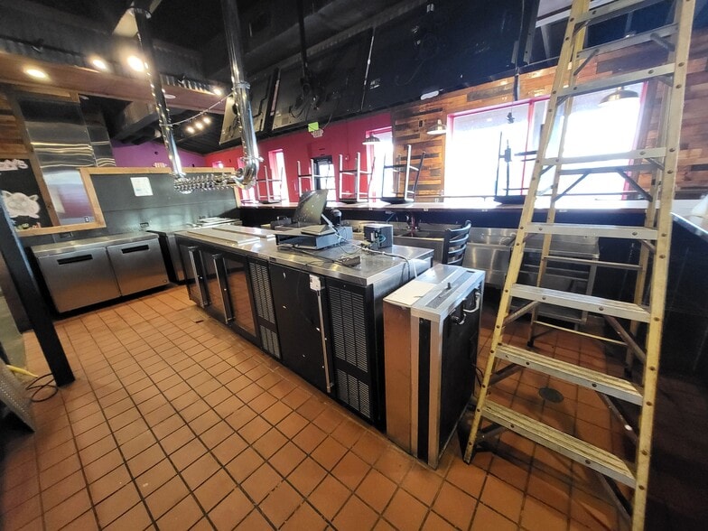 More Photos Of 3607 S Range Line Rd, Joplin Restaurant For Lease