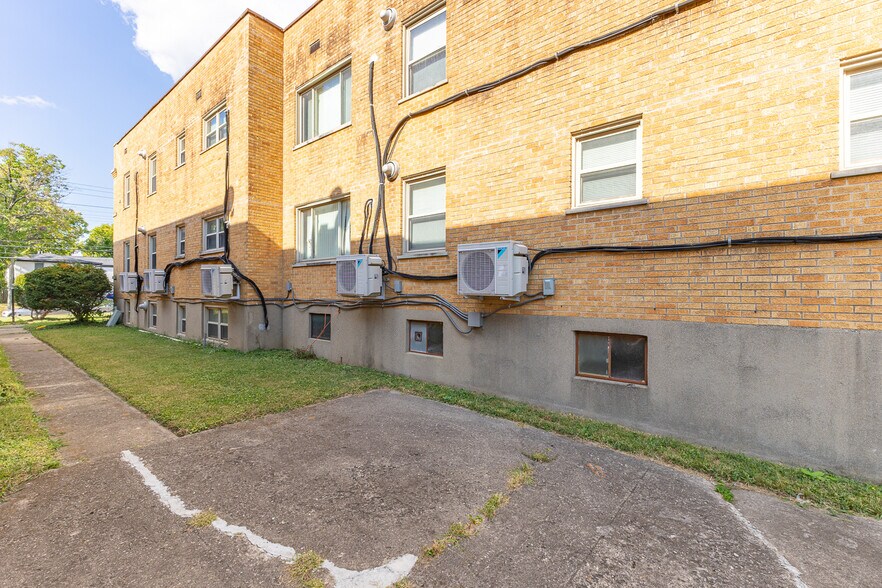 More Photos Of 6914 Montgomery Rd, Cincinnati Apartments For Sale