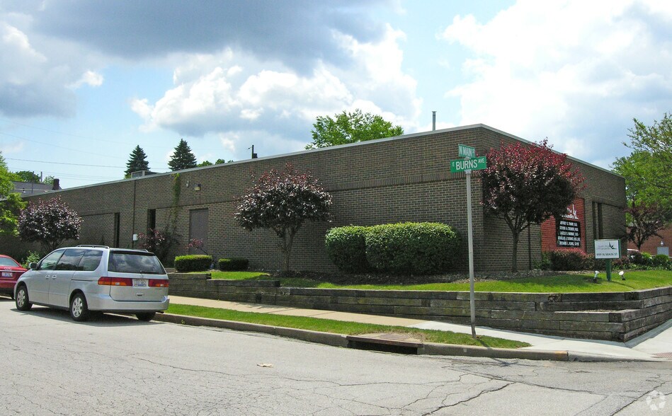 More Photos Of 999 N Main St, Akron Medical For Sale