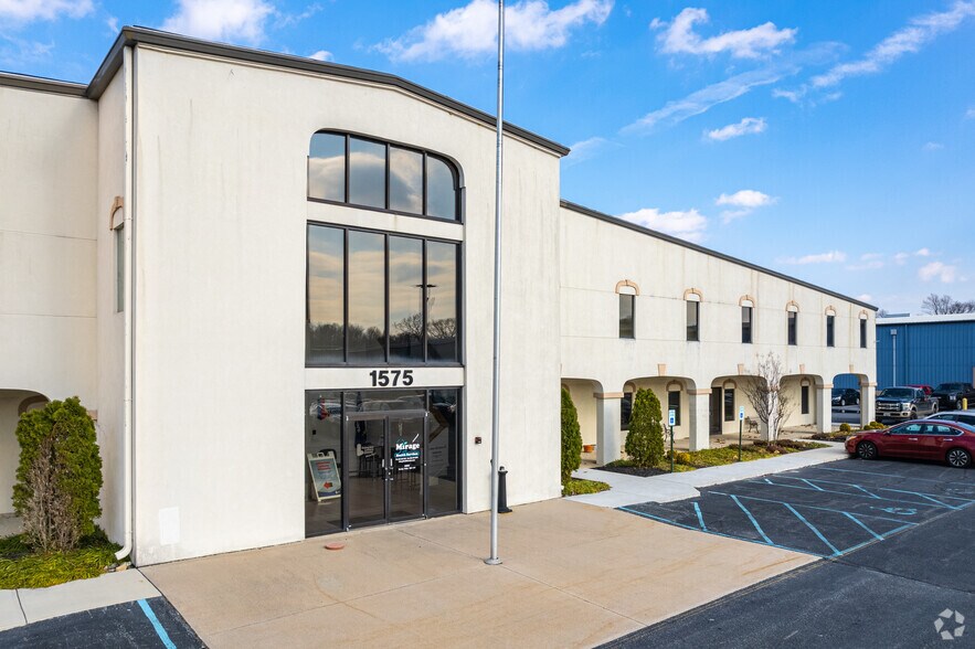 More Photos Of 1575 Mckee Rd, Dover Warehouse For Lease