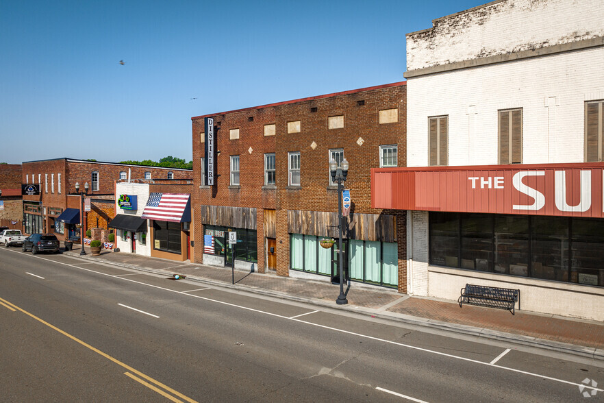 Primary Photo Of 610-612 Tennessee Ave, Etowah Storefront Retail Office For Sale