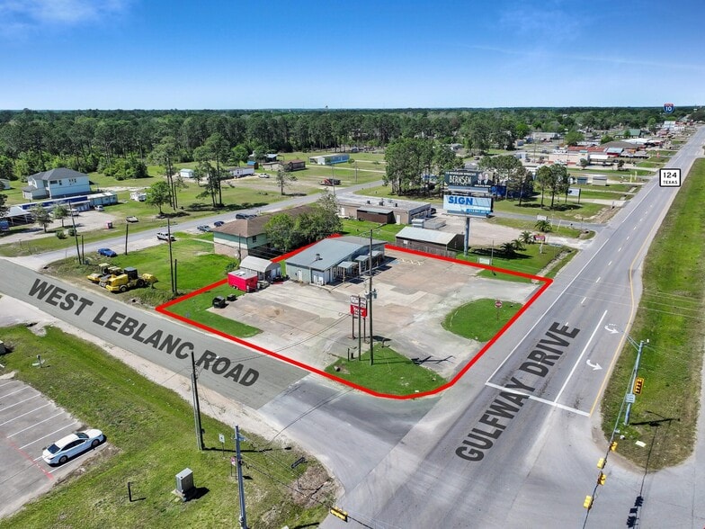 Primary Photo Of 1220 Highway 124, Winnie Service Station For Sale