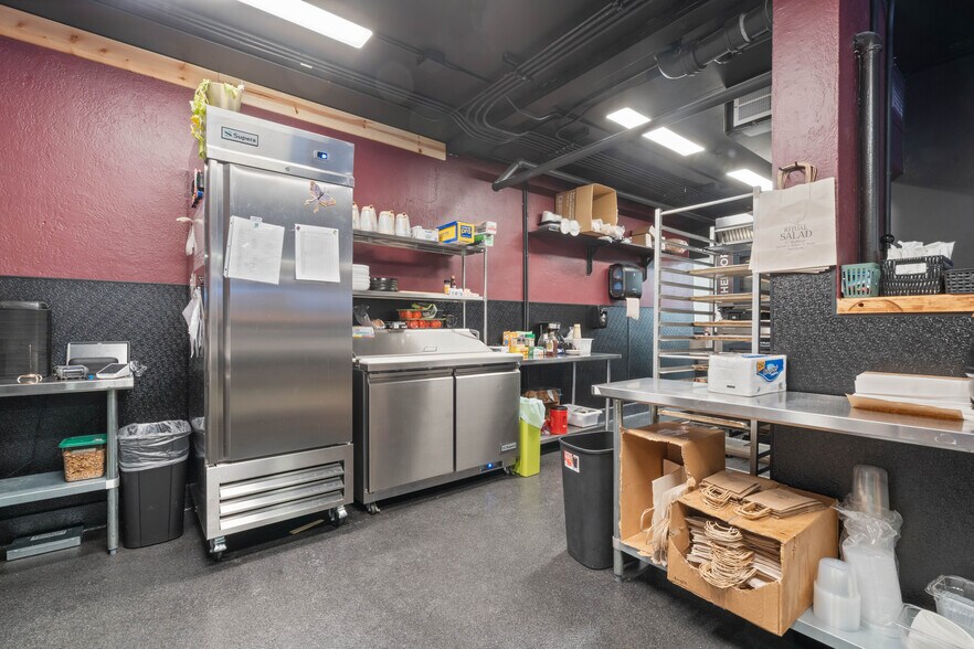 More Photos Of 4501 E Superior St, Duluth Freestanding For Sale