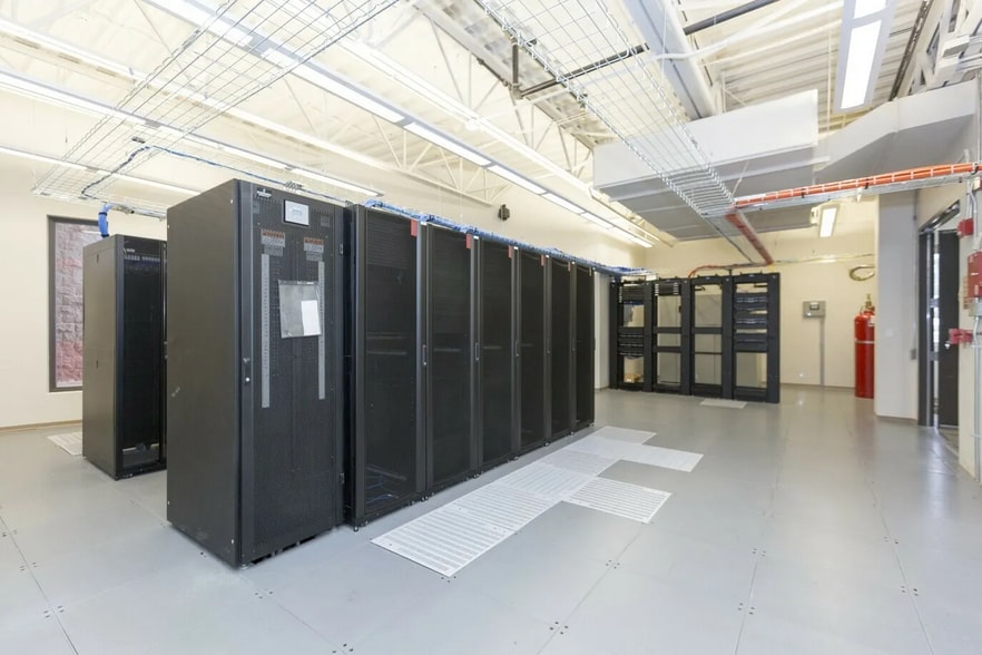 More Photos Of 10000 E University Dr, Prescott Valley Office For Sale