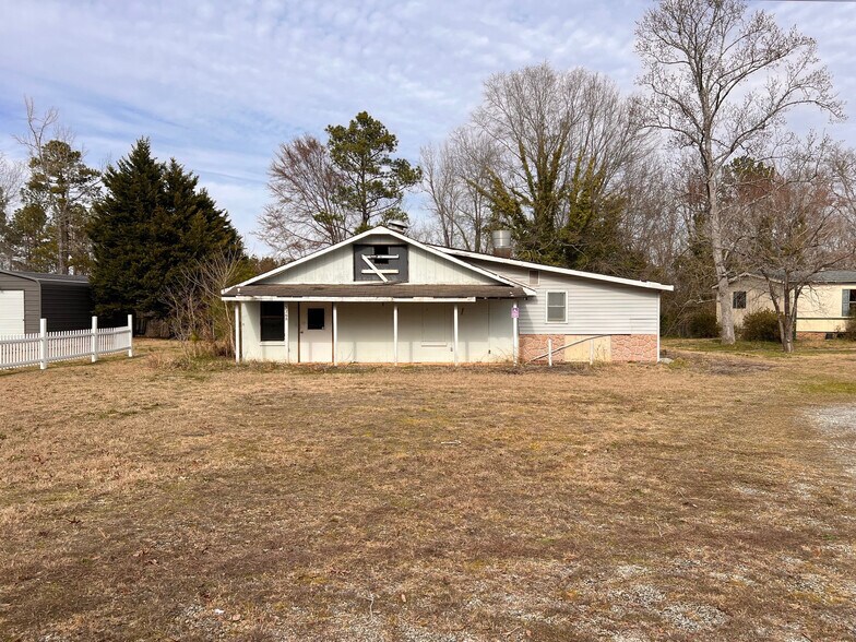 More Photos Of 3268 - 3244 River Fork Rd, Waterloo Bar For Sale