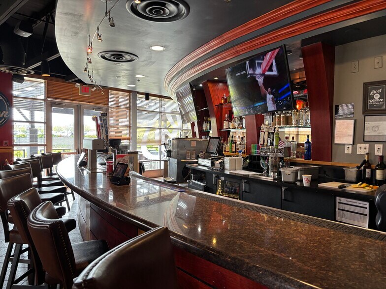 More Photos Of 5013 Bowen Dr, Mason Freestanding For Sale