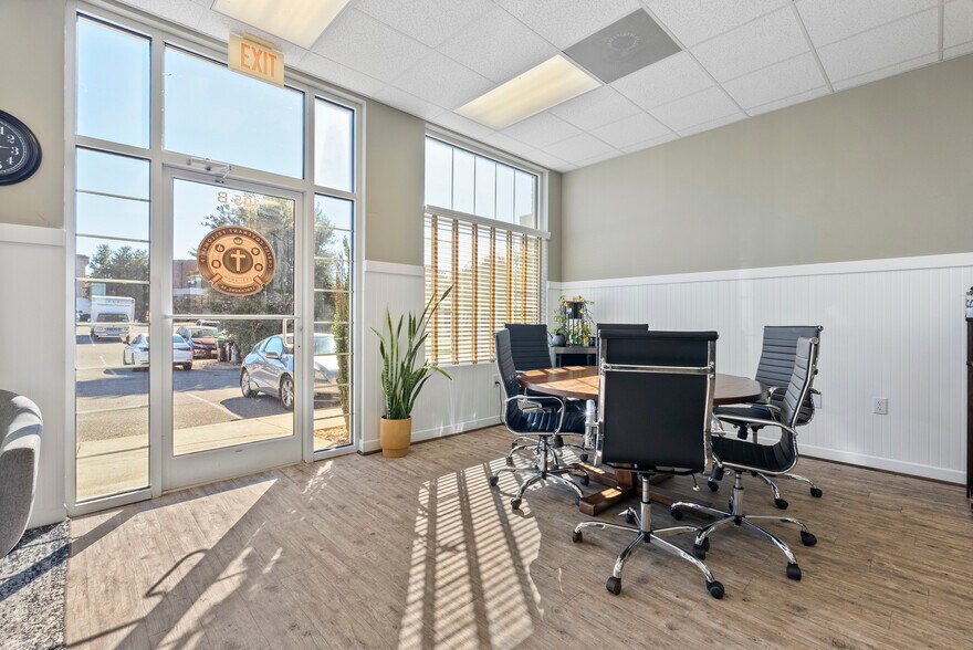 More Photos Of 103-105 Tradewynd Dr, Lynchburg Medical For Sale