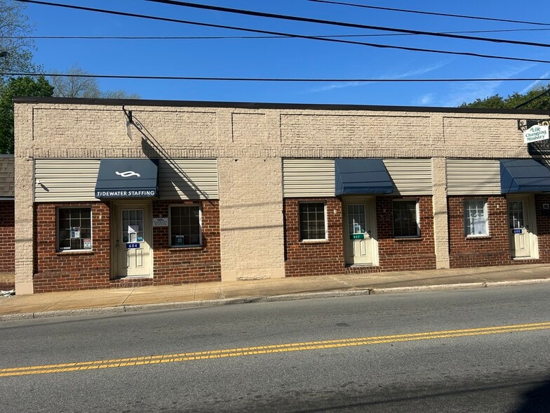 More Photos Of 600-604 W Washington St, Suffolk Storefront Retail Office For Lease