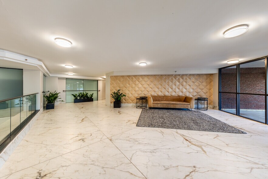 More Photos Of 3101 Bee Caves Rd, Rollingwood Office For Lease