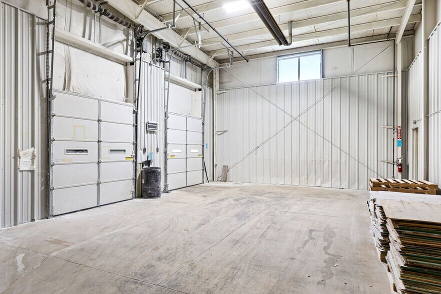 More Photos Of 2000 Ashley Rd, Morris Manufacturing For Lease