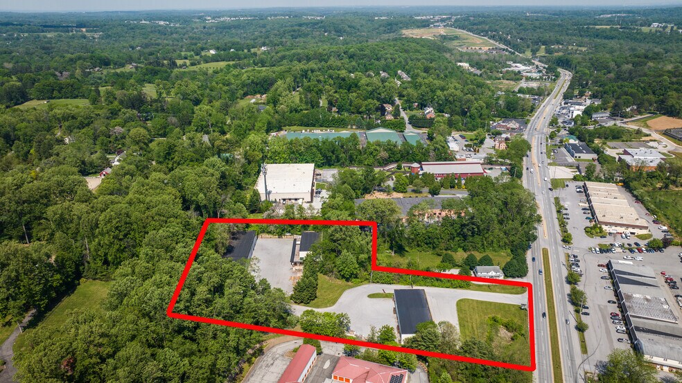 More Photos Of 5081 W Chester Pike, Newtown Square Warehouse For Lease