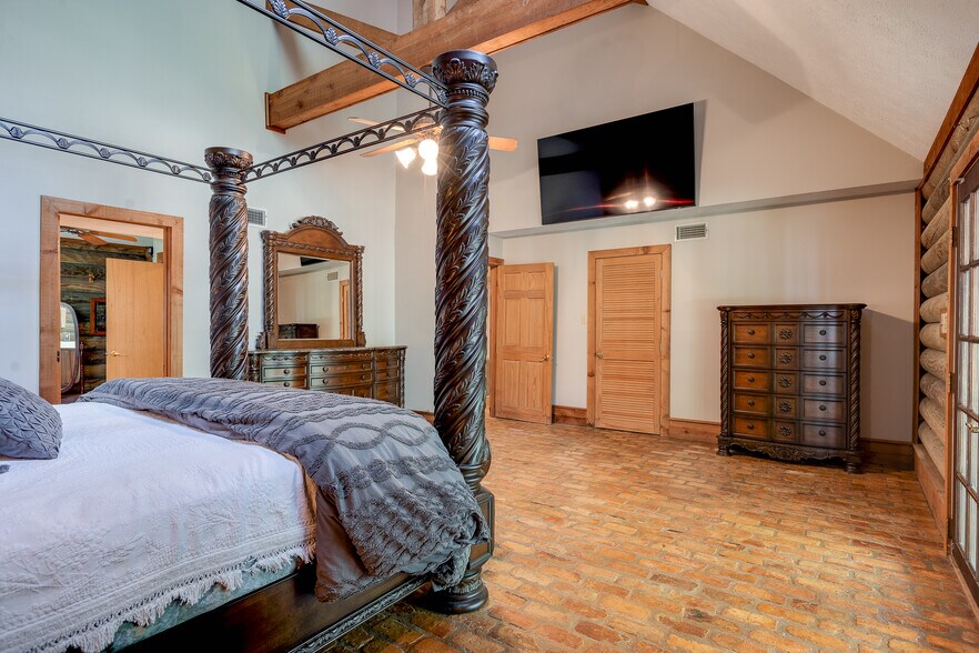 More Photos Of 4032 Highway 48 W, Mccomb Specialty For Sale