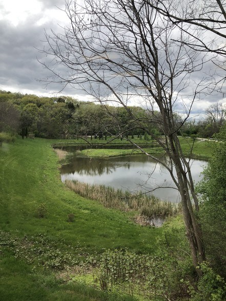 More Photos Of 19 Crossroads Ct, Delafield Office For Lease