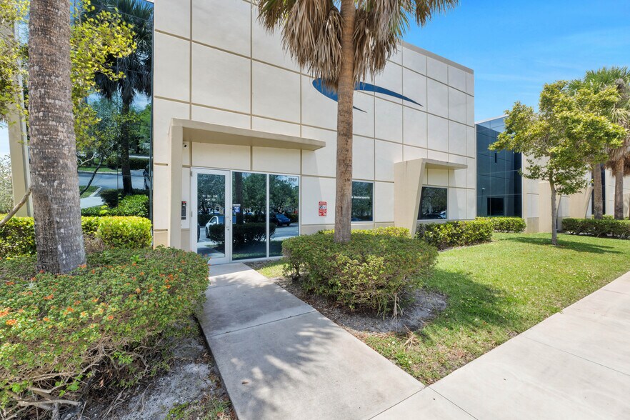 More Photos Of 3900 NW 126th Ave, Coral Springs Warehouse For Sale