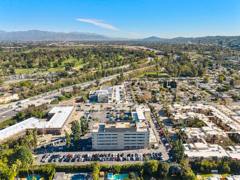 More Photos Of 5353-5363 Balboa Blvd, Encino Medical For Lease