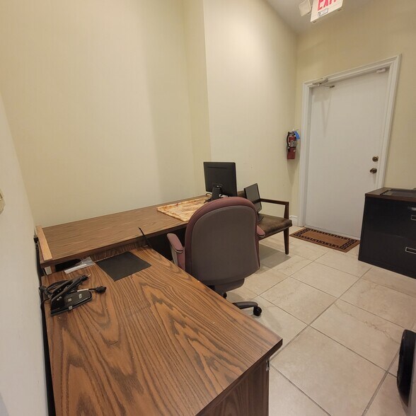 More Photos Of 7245 SW 87th Ave, Miami Office For Lease